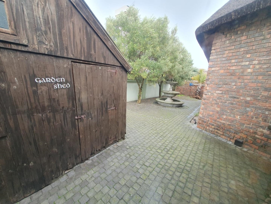 5 Bedroom Property for Sale in Sunset Beach Western Cape